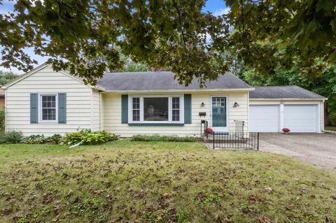 1714 Paddington, Kalamazoo, MI 49001
