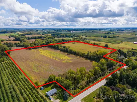 7320 Fruit Rdg, Sparta, MI 49345