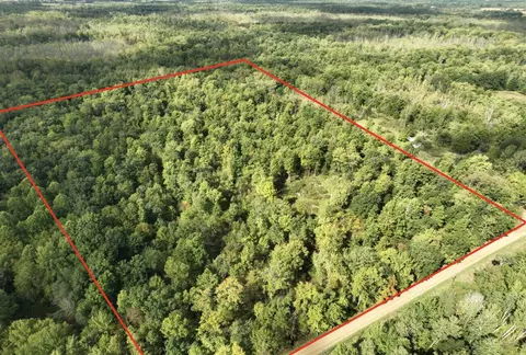 44 Th Ave, Paw Paw, MI 49079