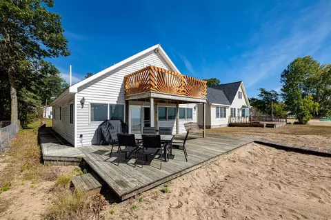 Exterior - 4028 E Michigan, Au Gres, MI 48703 photo 2 of 22
