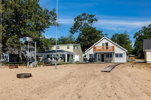 Exterior - 4028 E Michigan, Au Gres, MI 48703 photo 14 of 22