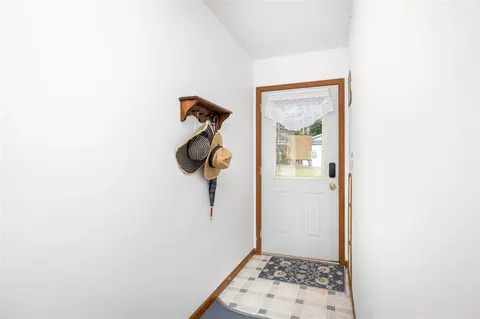 Entry Way - 4028 E Michigan, Au Gres, MI 48703 photo 1 of 3