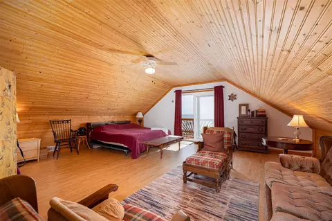 Bedroom - 4028 E Michigan, Au Gres, MI 48703 photo 4 of 10