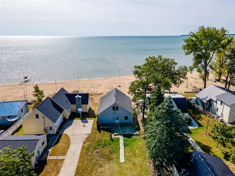 View/Area - 4028 E Michigan, Au Gres, MI 48703 photo 1 of 30