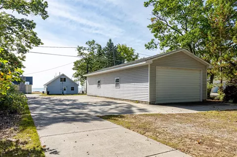 Exterior - 4028 E Michigan, Au Gres, MI 48703 photo 3 of 22