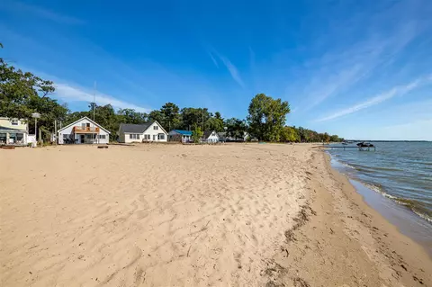 Exterior - 4028 E Michigan, Au Gres, MI 48703 photo 13 of 22