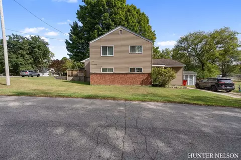 244-248 S John, Newaygo, MI 49337