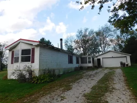 16822 Runyon, Buchanan, MI 49107