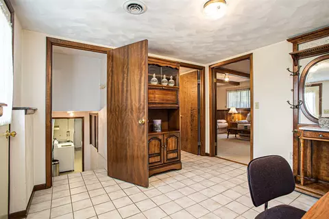 Entry Way - 7900 Old Us 27, Marshall, MI 49068 photo 2 of 2