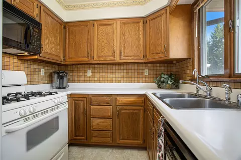 Kitchen - 7900 Old Us 27, Marshall, MI 49068 photo 3 of 3