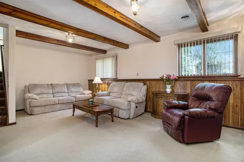 Living - 7900 Old Us 27, Marshall, MI 49068 photo 2 of 3