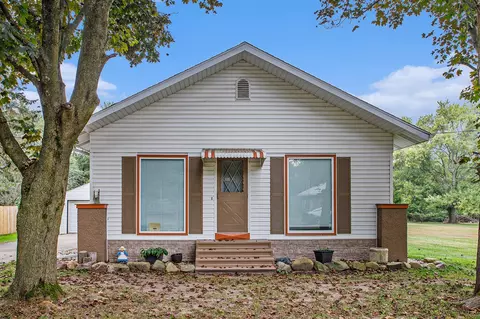 429 N 30th, Springfield, MI 49037 photo 3