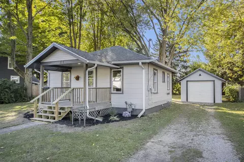 314 N Douglas, Three Rivers, MI 49093