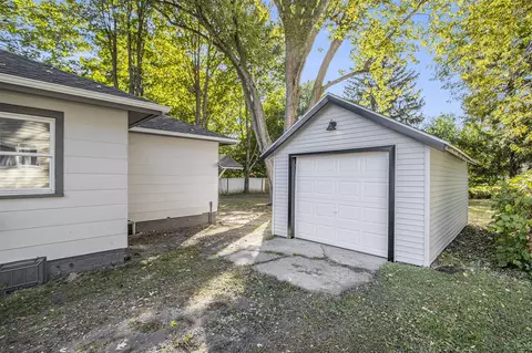 314 N Douglas, Three Rivers, MI 49093 photo 22