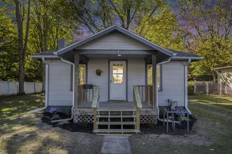314 N Douglas, Three Rivers, MI 49093 photo 4