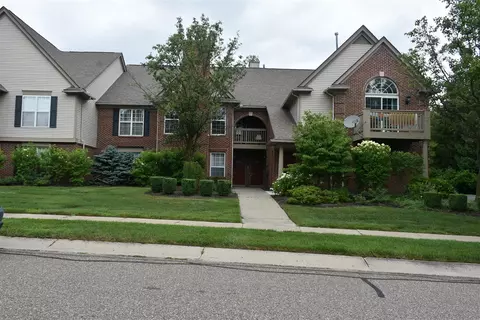 28034 Carlton Way, Novi, MI 48377