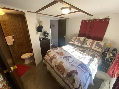 Bedroom - 5376 Point, Remus, MI 49340 photo 2 of 8