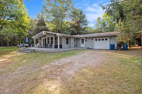 Exterior - 87 E Hanover, Pentwater, MI 49449 photo 3 of 9