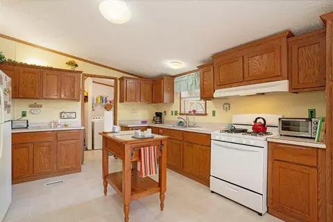 Kitchen - 5908 113th, Pullman, MI 49450 photo 2 of 4