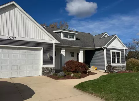 1047 E Blf, Zeeland, MI 49464
