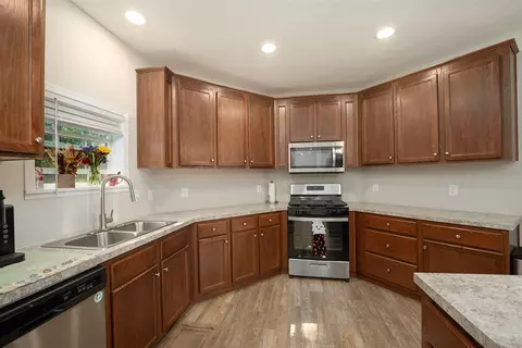 Kitchen - 4646 110th, Pullman, MI 49450 photo 2 of 2