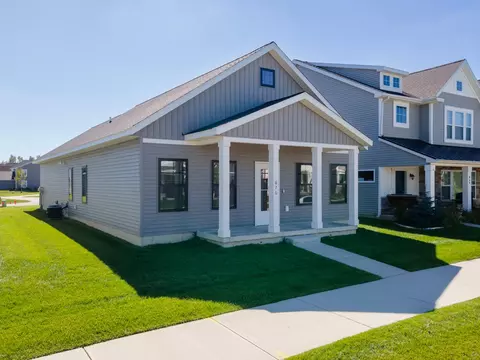 870 Winchester, Holland, MI 49423