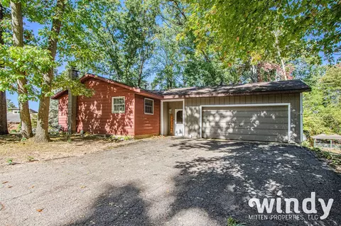 51392 Pine, Dowagiac, MI 49047