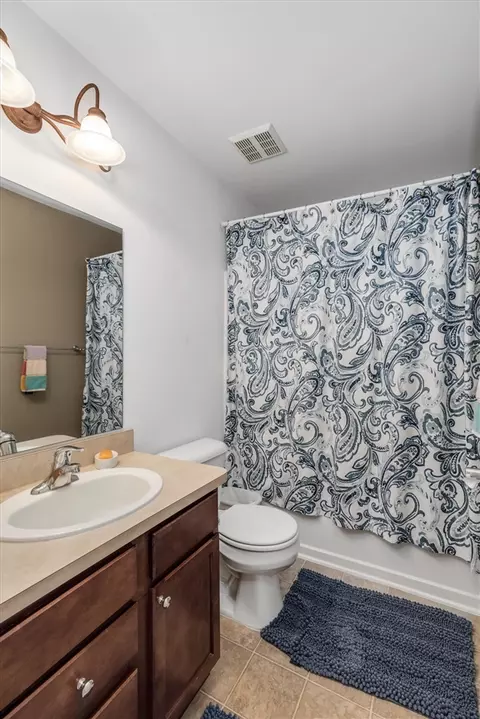 Bath - 47636 Scenic Cir S, Canton, MI 48188 photo 7 of 9