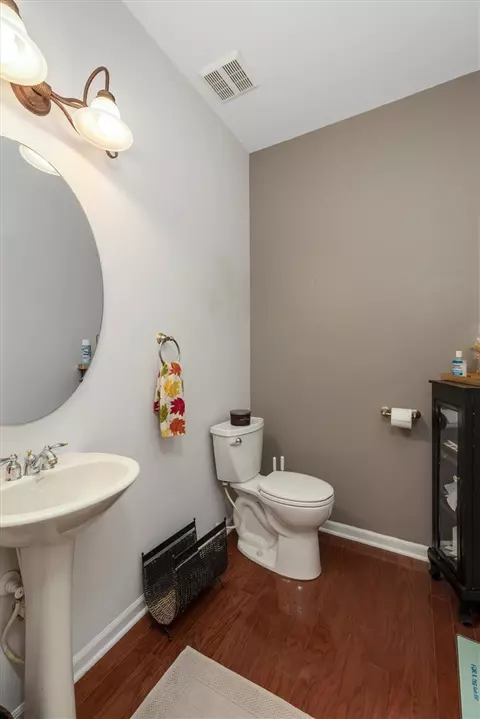 Bath - 47636 Scenic Cir S, Canton, MI 48188 photo 2 of 9