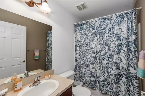 Bath - 47636 Scenic Cir S, Canton, MI 48188 photo 6 of 9