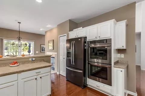 Kitchen - 47636 Scenic Cir S, Canton, MI 48188 photo 2 of 3