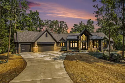 8262 Vinewood, Mattawan, MI 49071