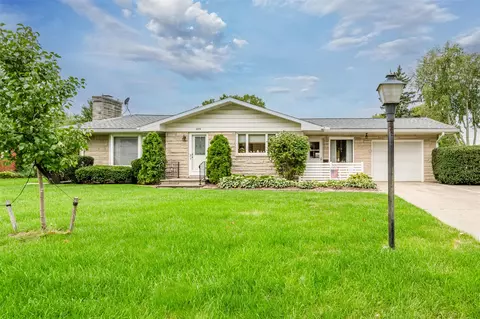 5572 Donald, Stevensville, MI 49127
