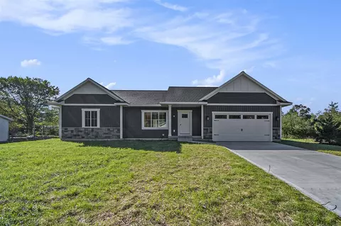 13356 Forest Riv, Lowell, MI 49331