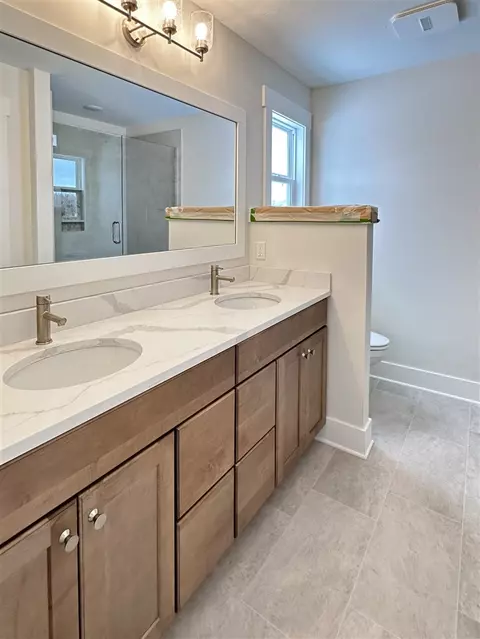 Bath - 3353 Eagle Peak, Jenison, MI 49428 photo 3 of 4