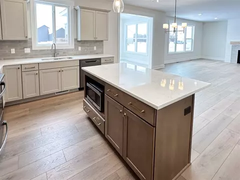 Kitchen - 3353 Eagle Peak, Jenison, MI 49428 photo 2 of 3