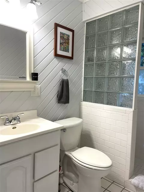 Bath - 13526 Pine, Harbert, MI 49115 photo 2 of 2