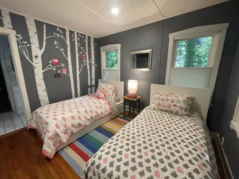 Bedroom - 13526 Pine, Harbert, MI 49115 photo 2 of 2