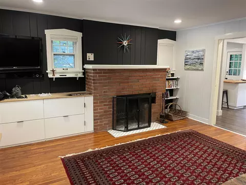 Living - 13526 Pine, Harbert, MI 49115 photo 2 of 3