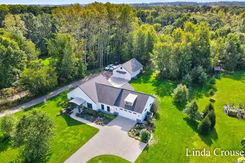 5346 Lamont Farms, Coopersville, MI 49404