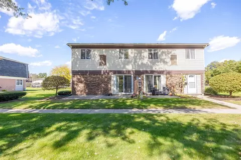 41127 S Woodbury Grn, Belleville, MI 48111