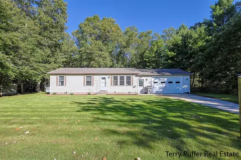 506 W Lakewood, Twin Lake, MI 49457