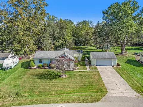 2613 Renfrew, Jackson, MI 49201