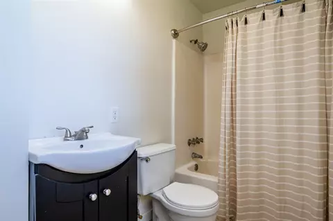 Bath - 619 Circle Rdg, Buchanan, MI 49107 photo 1 of 4