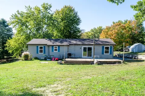 Exterior - 619 Circle Rdg, Buchanan, MI 49107 photo 10 of 12