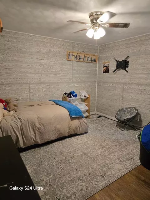 Bedroom - 619 Circle Rdg, Buchanan, MI 49107 photo 1 of 5