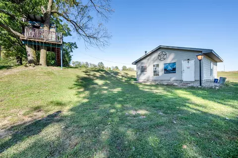 Exterior - 619 Circle Rdg, Buchanan, MI 49107 photo 7 of 12