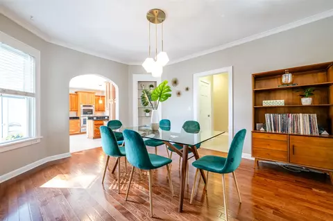 Dining - 512 Wayne, Saint Joseph, MI 49085 photo 3 of 3