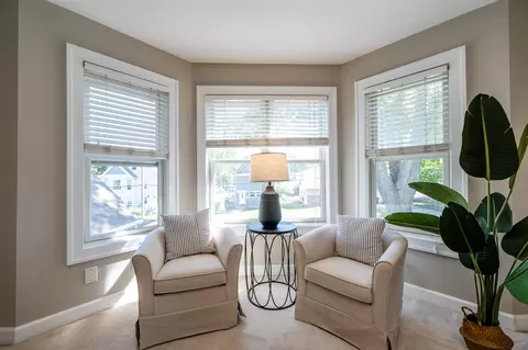 Living - 512 Wayne, Saint Joseph, MI 49085 photo 4 of 4