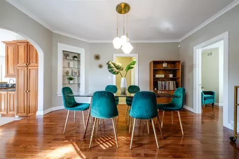 Dining - 512 Wayne, Saint Joseph, MI 49085 photo 1 of 3